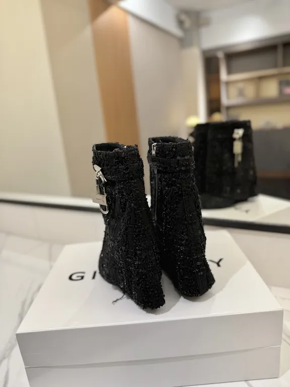 Givenchy Shoe 